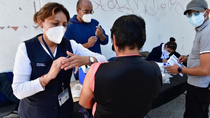 En un mes, casi un millón de personas fueron vacunadas contra la influenza en la CDMX