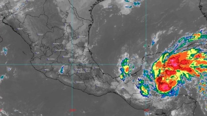 "Lisa" pasa de tormenta tropical a huracán categoría 1; se dirige a Quintana Roo