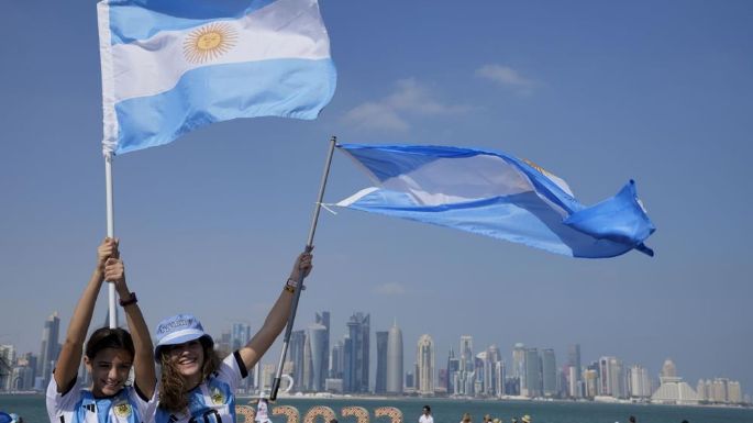 Argentinos invaden Qatar y se hacen escuchar antes del debut