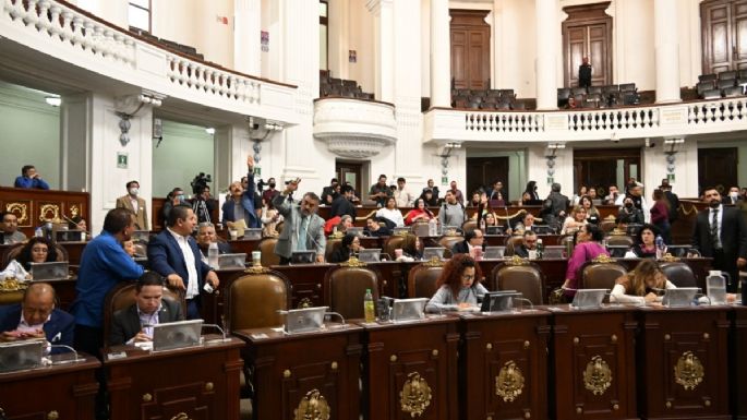 Congreso de la CDMX eleva a rango constitucional las becas para estudiantes