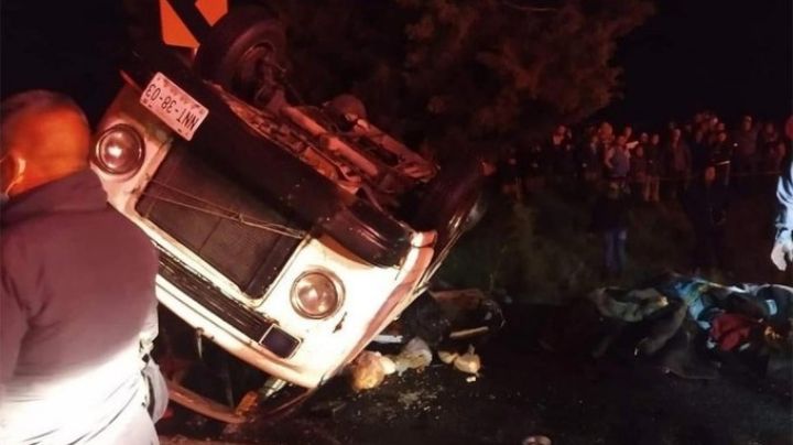 Volcadura de combi deja siete muertos y seis heridos en Jilotepec