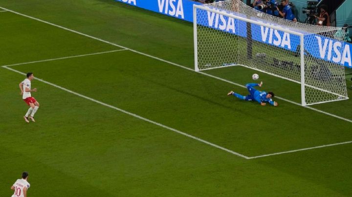 La FIFA destaca las mejores atajadas de Guillermo Ochoa en mundiales (Video)