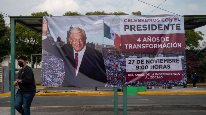 “Son tantos los acarreados que ya no hay camiones”: AMLO ironizó sobre contingentes a su marcha