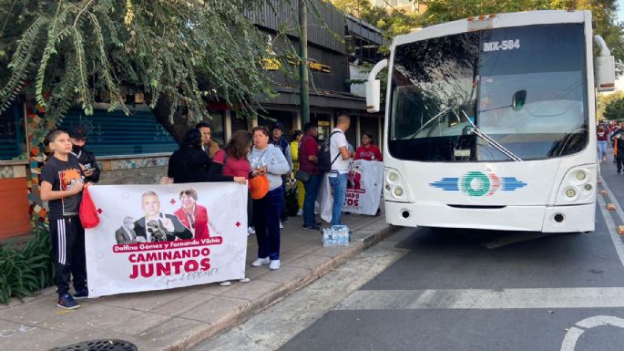 Arriban en autobuses a la CDMX para la "Marcha por la Transformación"