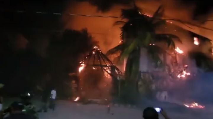 Un incendio destruye los hoteles Casa Tortugas y Mawimbi de la isla Holbox