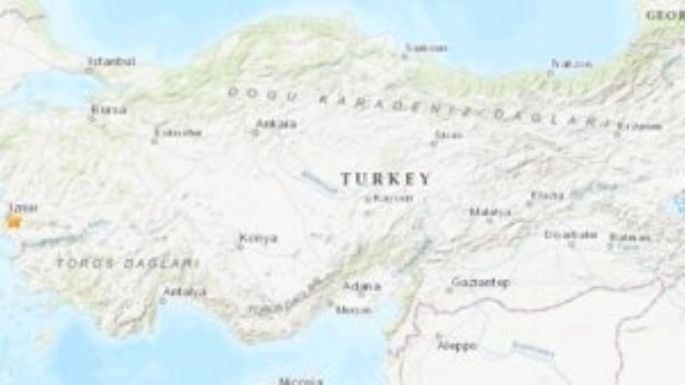 Muere una persona tras saltar de su vivienda durante un terremoto en Turquía