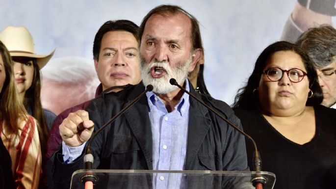 "Ya corrieron a los panistas que dirigían Twitter México": Epigmenio Ibarra celebró así los despidos