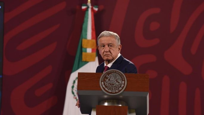 AMLO pide a "corcholatas" moderarse y evitar atacarse entre ellos