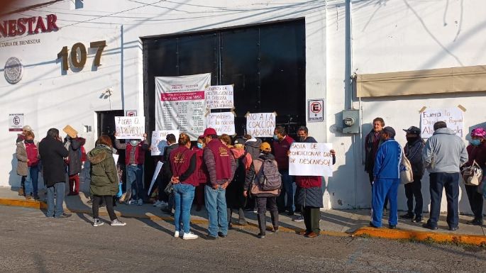 Servidores de la nación toman oficinas de la Secretaría del Bienestar en Toluca; acusan corrupción