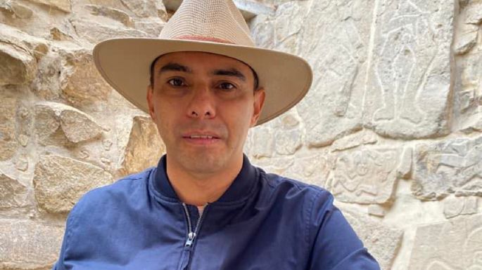 Él es Juan Carlos Sánchez-Antonio, filósofo zapoteco destacado en una revista estadunidense