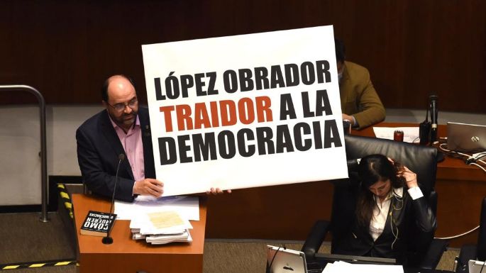 “Farsantes” los que “traicionan su historia”, “su lucha” y a la democracia revira Álvarez Icaza a AMLO