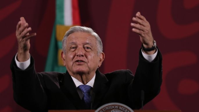 Si Pedro Castillo está de acuerdo, México le dará asilo político a él y a su familia: AMLO