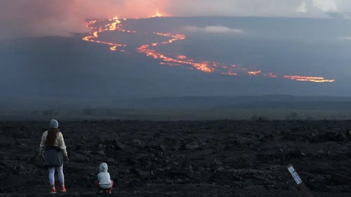 Espectáculo de volcán causa boom del turismo en Hawái