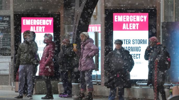 EU: Nevadas afectan viajes; advierten de "ciclón bomba"