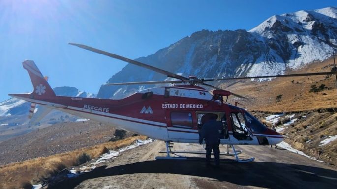 Vuelca camioneta con turistas que iban al Nevado de Toluca; hay 15 heridos