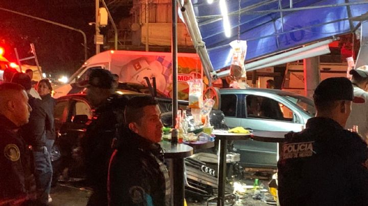 Automovilista choca un puesto de tacos en la Narvarte; hay nueve heridos