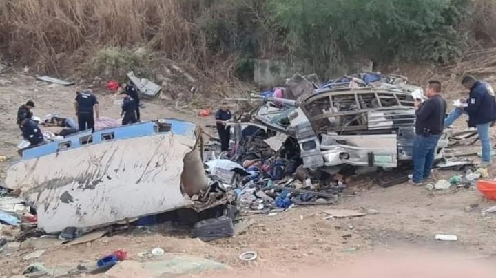 Volcadura en Nayarit deja 15 personas muertas; regresaban de la playa para festejar Fin de Año (Video)