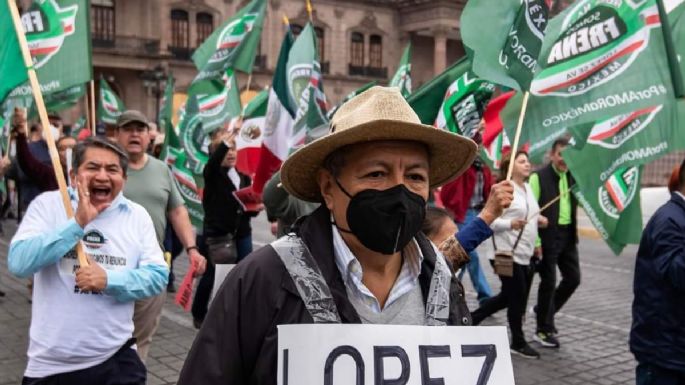 En NL, unas 200 personas de Frena marchan para pedir renuncia de AMLO