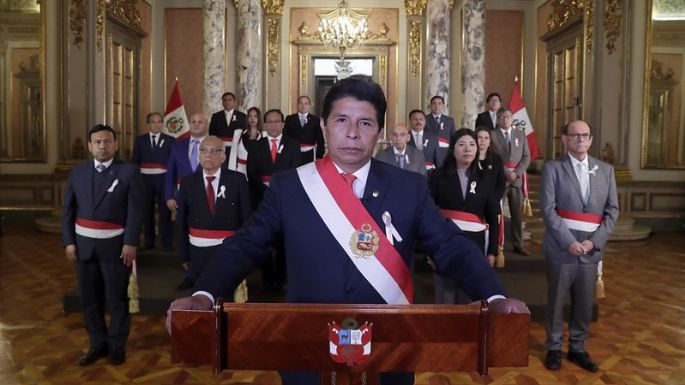 Congreso de Perú destituye a Pedro Castillo como presidente