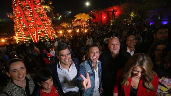 Abuchean a Enrique Alfaro durante el encendido del árbol navideño (Video)