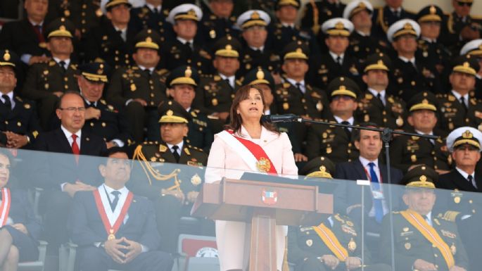 El nuevo gobierno de Perú reclama al embajador mexicano la "injerencia" de AMLO y Ebrard