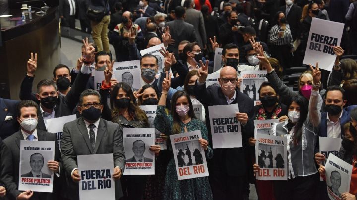 Movimiento Ciudadano protesta por caso Del Río en el arranque del segundo periodo de sesiones