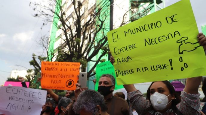 Habitantes de Ecatepec protestan por reducción del caudal de agua durante la pandemia