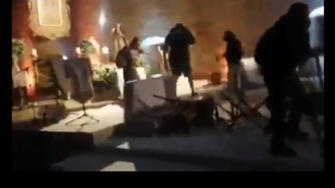 Maestros del SNTE-CNTE destrozan sede de boda de Elba Esther Gordillo (Video)