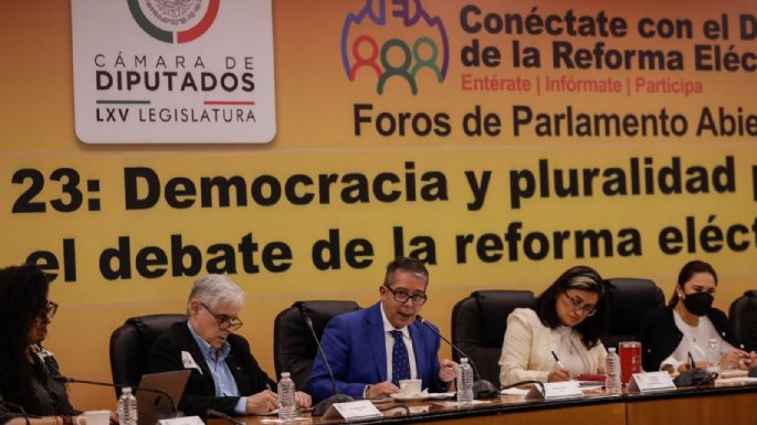 El Fisgón, Fernanda Tapia y Villamil defienden la reforma eléctrica en la Cámara de Diputados