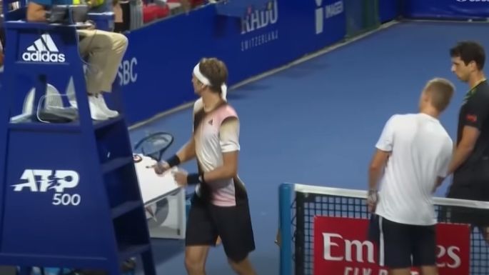 Alexander Zverev agrede con su raqueta al juez y lo expulsan del Abierto Mexicano de Tenis (Video)