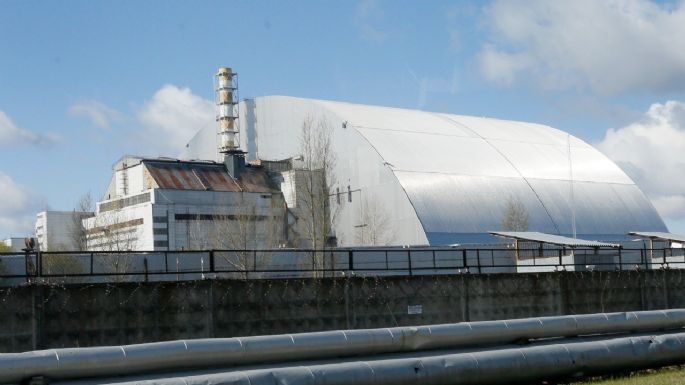 Un sarcófago de 30 mil toneladas protege la central nuclear de Chernóbil tomada por Rusia