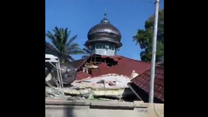Sismo de magnitud 6.2 causa daños en la isla indonesia de Sumatra