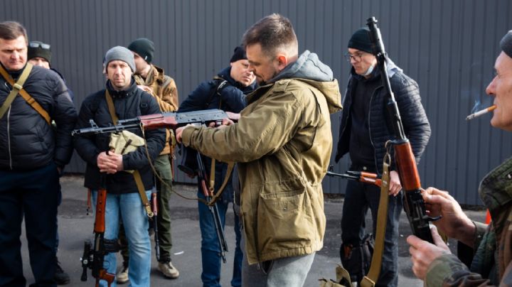 Senadores demócratas y republicanos acuerdan propuesta de controles mínimos a la posesión de armas