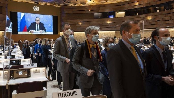 Representantes en la ONU abandonan sala mientras ministro ruso da mensaje (Videos)