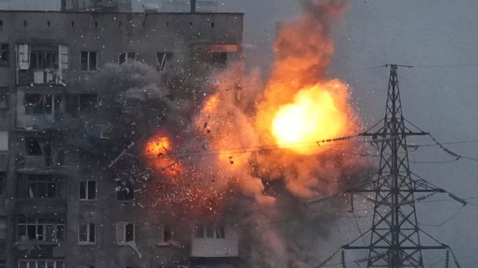 Mariúpol es "un auténtico infierno", relatan sobrevivientes a los bombardeos de Rusia