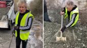 Pala en mano, Rod Stewart tapa baches cerca de su casa para que pase su Ferrari (Video)