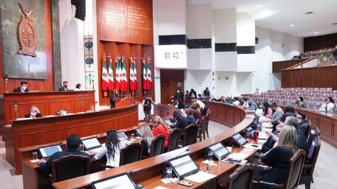 Niegan la comunión a diputados que despenalizaron el aborto en Sinaloa