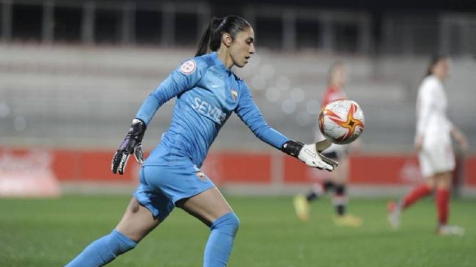 Itzel González debuta con el Sevilla en histórico triunfo