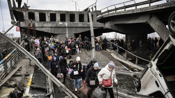 Estados Unidos recibirá a 100 mil refugiados de Ucrania que huyen de la invasión rusa