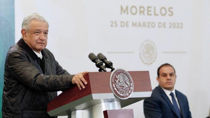 AMLO supervisa obras del libramiento La Pera-Cuautla, a pesar de adversarios que lo llaman "traidor"