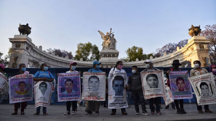 Normalistas marchan por los siete años y medio de la desaparición de estudiantes de Ayotzinapa