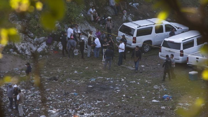 Juez ampara a peritos acusados de perder restos de normalistas de Ayotzinapa