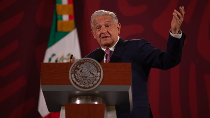 ¿Quién pompó? pregunta AMLO a Loret sobre su departamento cercano a casa de García Luna