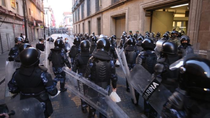 Secretaría de Marina despliega grupo antimotines para resguardar Palacio Nacional por marcha del 8M