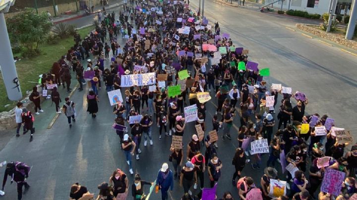 "Marea violeta" toma las calles de México: mujeres exigen alto a la violencia de género y feminicida