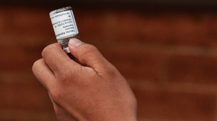 Reino Unido aprueba la primera vacuna contra covid-19 capaz de hacer frente a ómicron