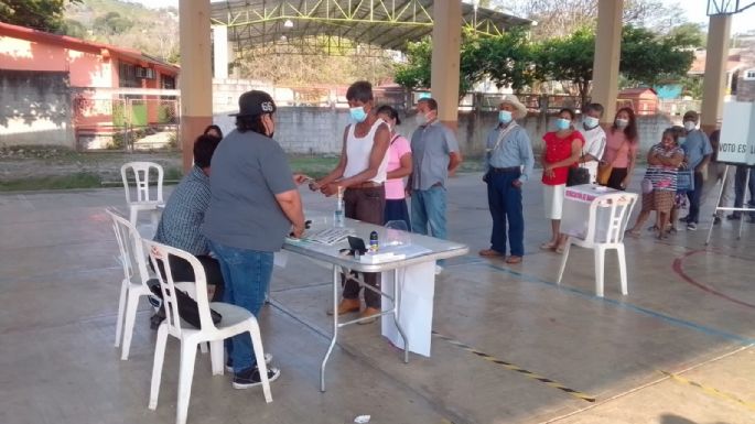 Hidalgo: marcha en favor de AMLO durante consulta y denuncias por propaganda electoral