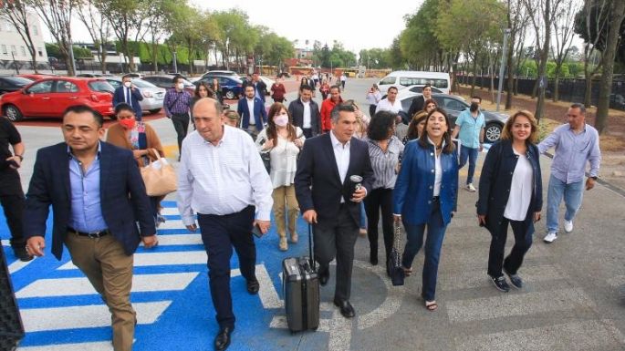 Diputados se acuartelan en San Lázaro una noche antes de votar la reforma eléctrica