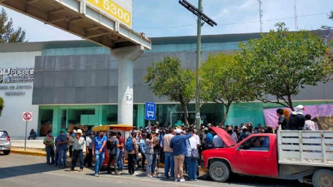 Protestan en Coyomeapan por la vinculación a proceso de dos “presos políticos”