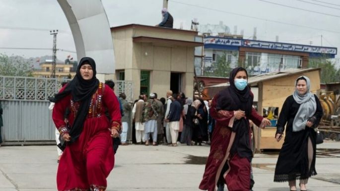 Explosiones en escuela chií en Afganistán dejan al menos seis muertos